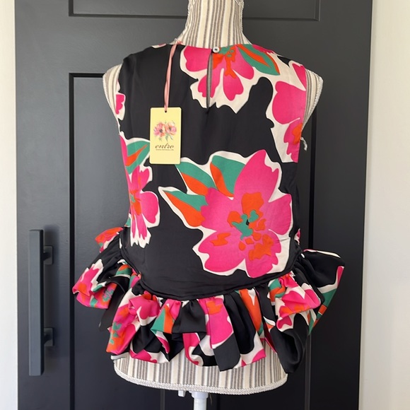 NWT Entro- Top - Picture 5 of 8